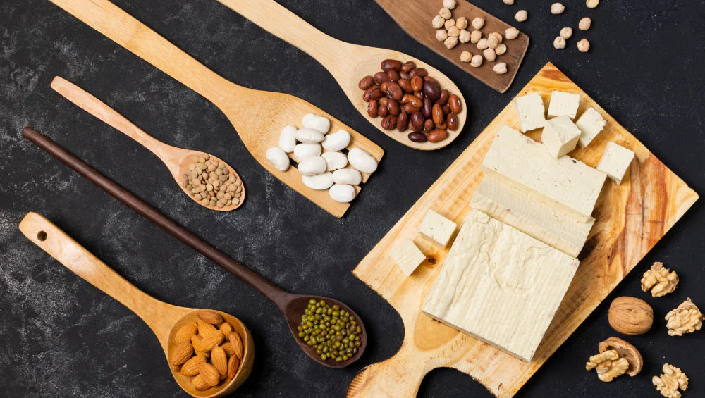 Image de différentes sources de protéines végétales : amandes, soja, pois...