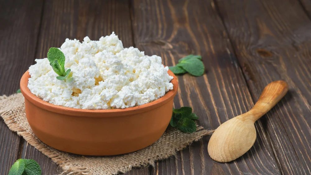 Image d'un cottage cheese protéiné, idéal pour de nombreuses recettes.