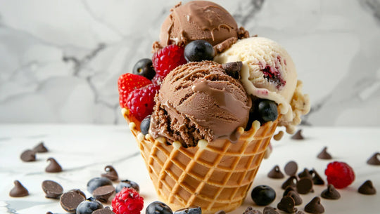 Image de crème glacée au chocolat et à la vanille protéinées. 
