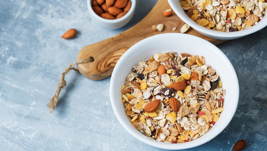 Image d'un délicieux muesli fait maison facile, healthy et équilibré.